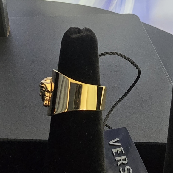 Versace Gold Medusa Signet Ring Size 5.75-NWT - Picture 5 of 10